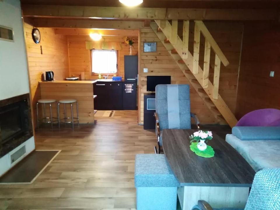 Osrodek Wczasowy "Wczasy Pod Grusza" Hotel Biecz Exterior photo
